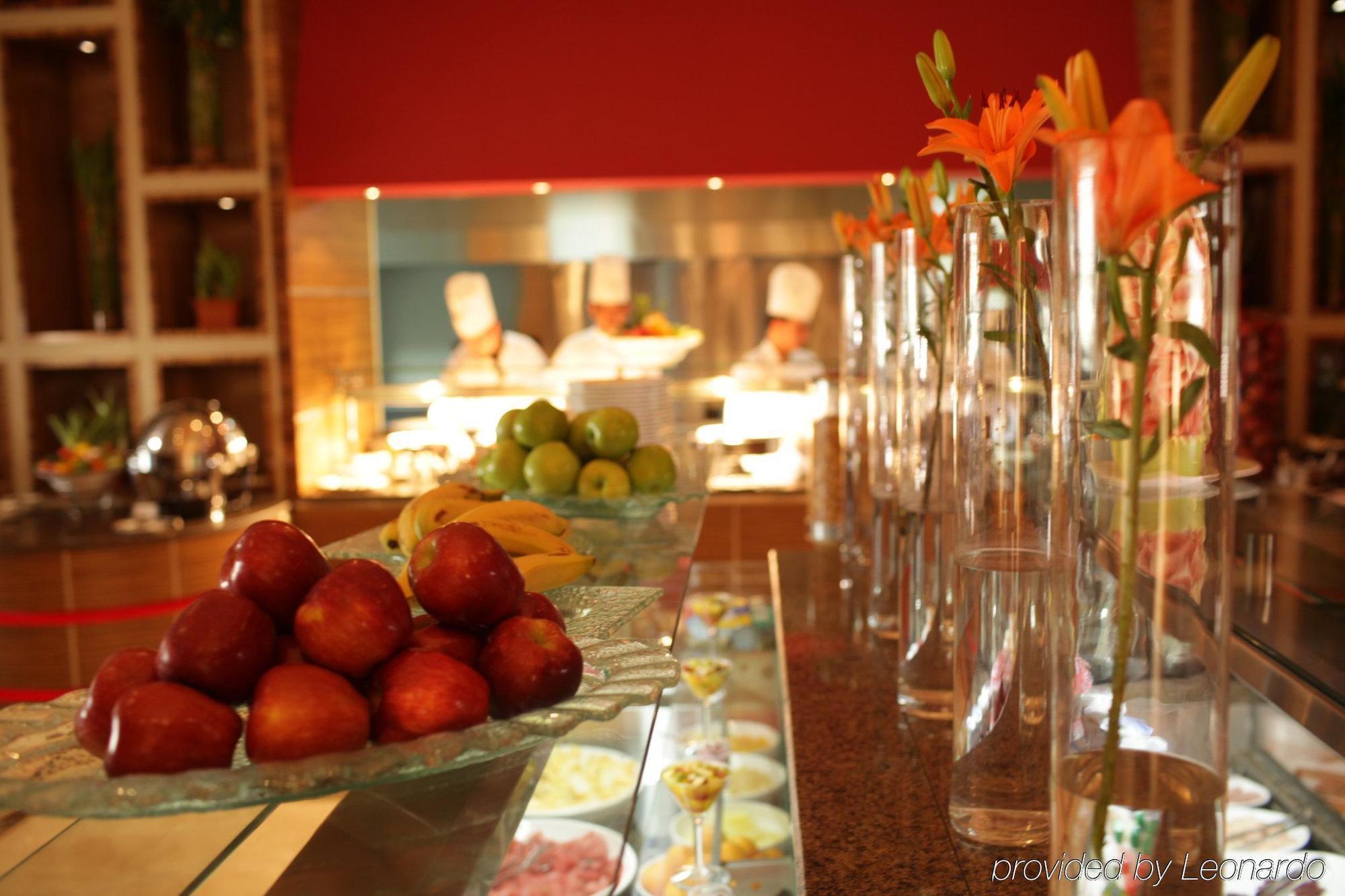 Hilton Garden Inn Riyadh Olaya Restaurant bilde